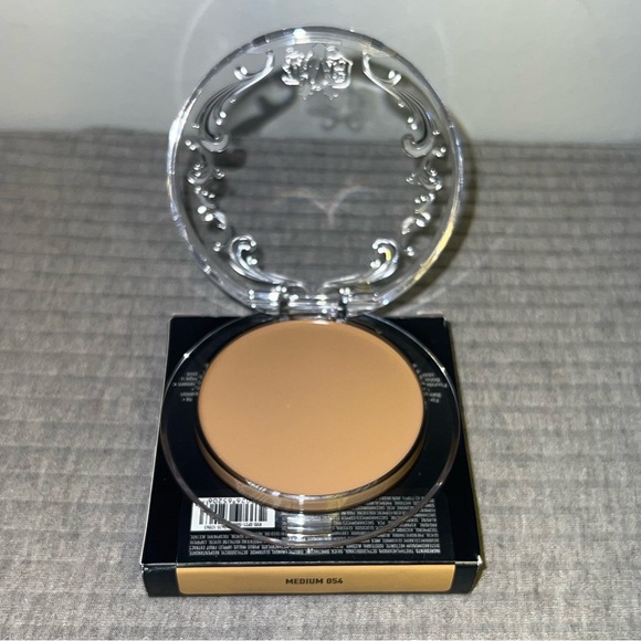 Kay Von D Skin Perfecting Foundation Balm- Medium 054. - Picture 4 of 4